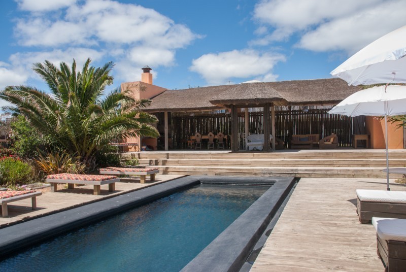 A metros de la huella, 4 suites con piscina y parrillero